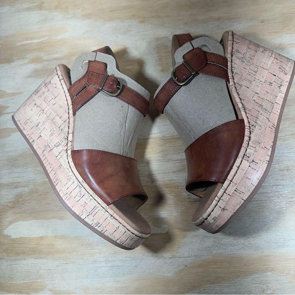 New BOC Corrie Brown PlatformWedge Sandals Women’s Size 9 - Picture 2 of 7